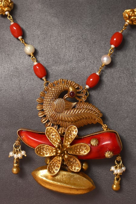 Mero Jewellery Floral Carved Necklace 