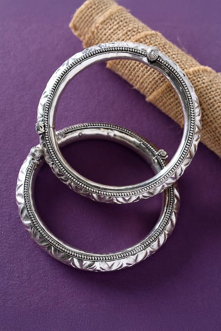 Mero Jewellery Carved Pair Of Anklets 