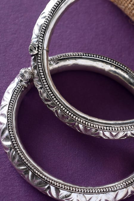 Mero Jewellery Carved Pair Of Anklets 