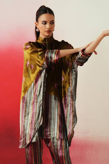 Shop_Rainas_Multi Color Velvet Mandarin Collar Aaina Printed Tunic Pant Set 