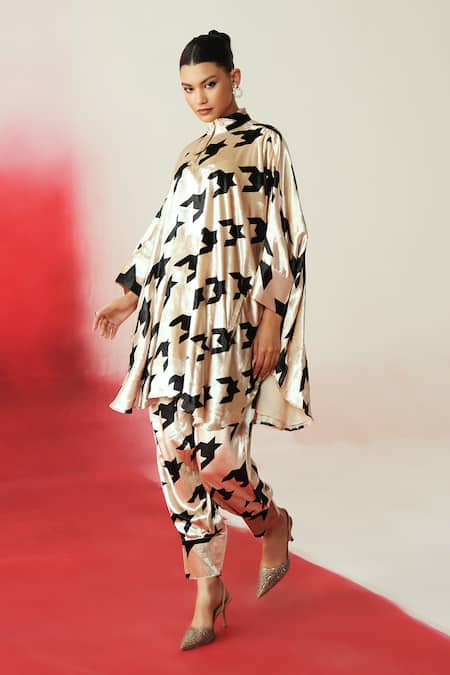 Buy_Rainas_Off White Velvet Mandarin Collar Abstract Print Tunic Set _Online_at_Aza_Fashions