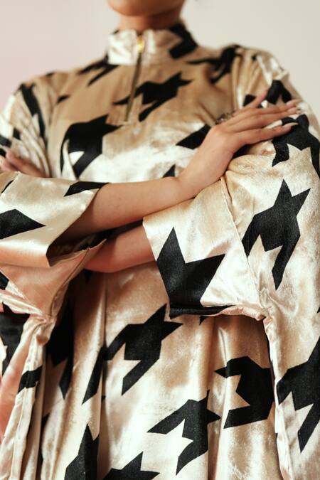 Shop_Rainas_Off White Velvet Mandarin Collar Abstract Print Tunic Set _Online_at_Aza_Fashions