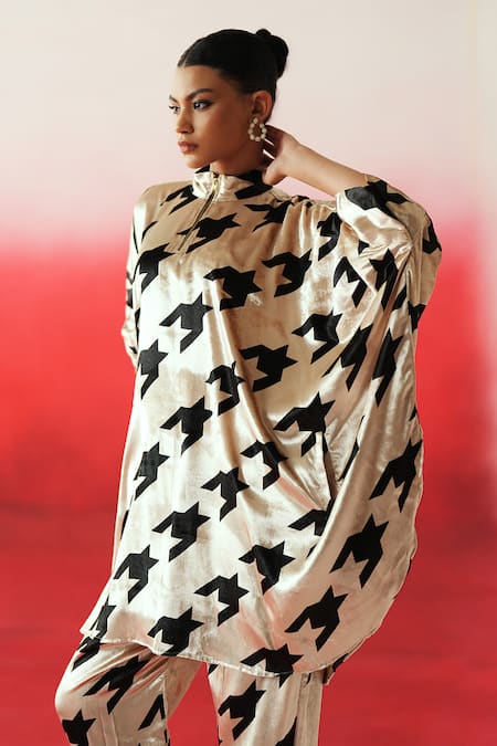 Rainas_Off White Velvet Mandarin Collar Abstract Print Tunic Set _at_Aza_Fashions