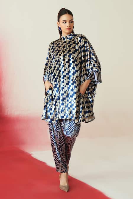 Rainas_Blue Velvet Mandarin Collar Printed Kaftan And Pant Set _Online_at_Aza_Fashions