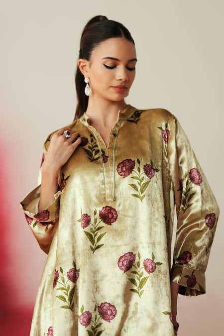 Rainas_Multi Color Velvet Floral Print Tunic Set _at_Aza_Fashions