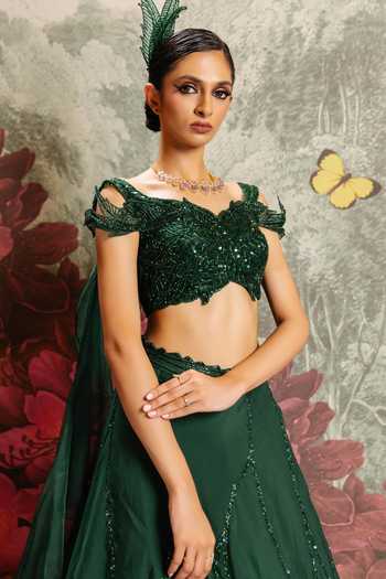 PRAVALIKA KOLA Emerald Green Organza Embroidery, Sequins, Fabric Dahila Embellished Lehenga Set Online at Aza Fashions PRAVALIKA KOLA_Emerald Green Organza Embroidery, Sequins, Fabric Dahila Embellished Lehenga Set _Online_at_Aza_Fashions