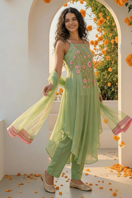 Seams Pret And Couture Nazneen Embroidered Kurta Set 