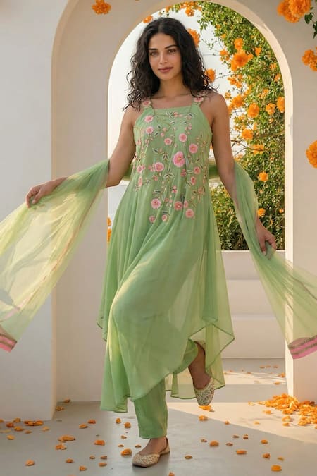 Seams Pret And Couture Nazneen Embroidered Kurta Set 