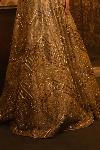Shop_Vandana Sethi_Gold Organza Piping V-neck Embroidered Lehenga Set With Blouse And Dupatta _Online_at_Aza_Fashions