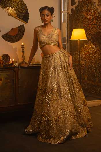 Vandana Sethi_Gold Organza Piping V-neck Embroidered Lehenga Set With Blouse And Dupatta _at_Aza_Fashions