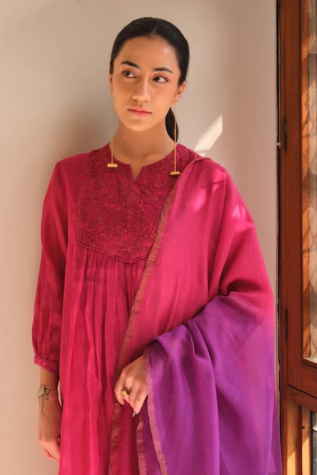 Buy Juanita By Shubhda Pink Chanderi Embroidery, Zari Split V-neck Nia Kurta Set Online at Aza Fashions Buy_Juanita By Shubhda_Pink Chanderi Embroidery, Zari Split V-neck Nia Kurta Set _Online_at_Aza_Fashions