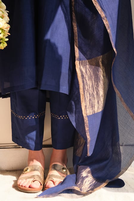 Buy_Juanita By Shubhda_Blue Organza Zari V-neck Azure Work Kurta Set 