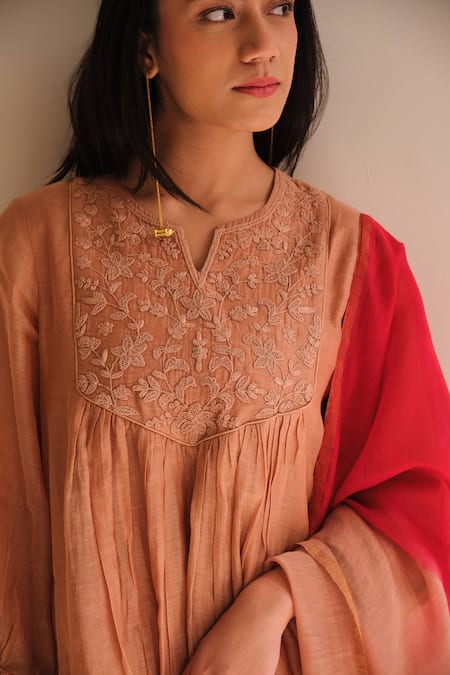 Buy Juanita By Shubhda Peach Chanderi Embroidery Split V-neck Salmon Handwoven Kurta Set Buy_Juanita By Shubhda_Peach Chanderi Embroidery Split V-neck Salmon Handwoven Kurta Set