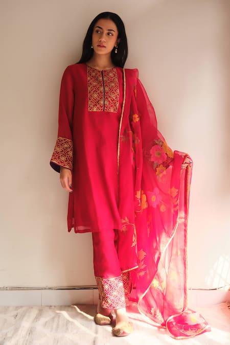 Juanita By Shubhda_Pink Chanderi Zari, Gota Patti Round Neck Rini Handwoven Kurta Set _at_Aza_Fashions
