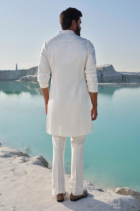 Amrit Dawani Gul Embroidered Kurta Set 