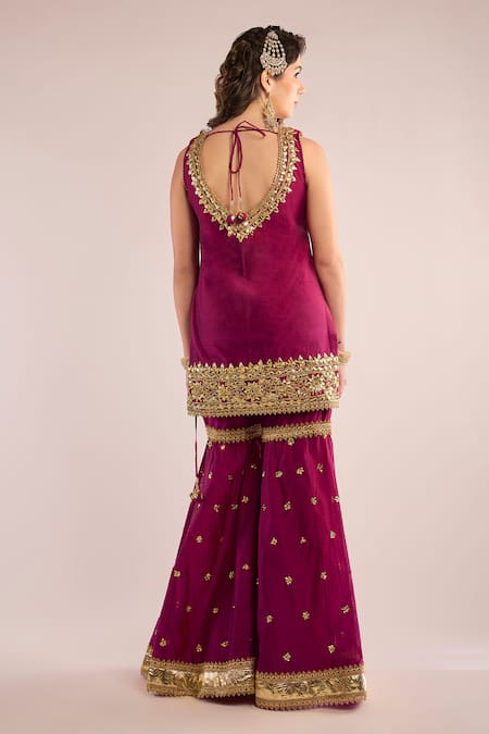 saina kapoor Embroidered Kurta Set