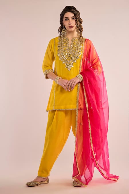 saina kapoor Embroidered Yoke Kurta Set