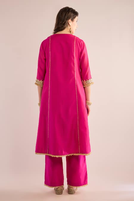 saina kapoor Embroidered Yoke Kurta Set 