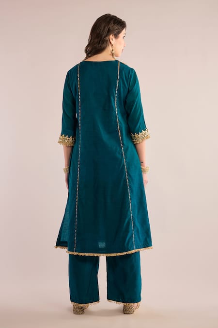 saina kapoor Gota Patti Embroidered Kurta Set 