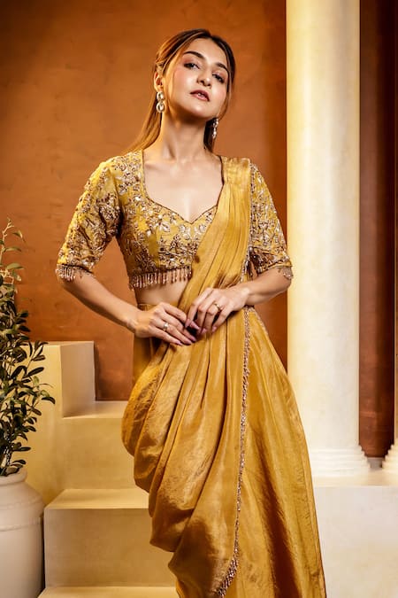 Dajwaree_Gold Tissue Embroidery, Zari Sweetheart Swarna Pre-draped Saree With Blouse _at_Aza_Fashions