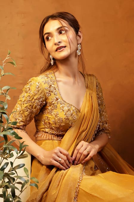 Buy_Dajwaree_Gold Tissue Embroidery, Zari Sweetheart Swarna Pre-draped Saree With Blouse 