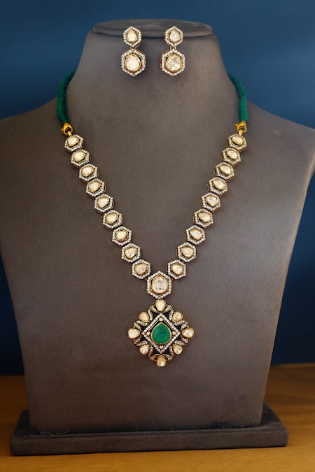 Mero Jewellery Floral Cutwork Necklace Set 