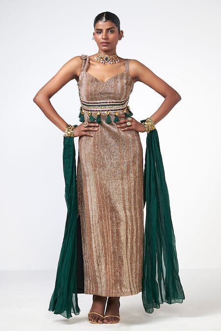 Rishi and Vibhuti Sand Dunes Embroidered Kurta With Dupatta 