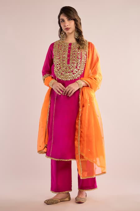 saina kapoor Embroidered Yoke Kurta Set 