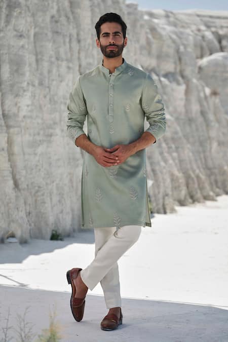 Amrit Dawani Butti Embroidered Kurta Set 