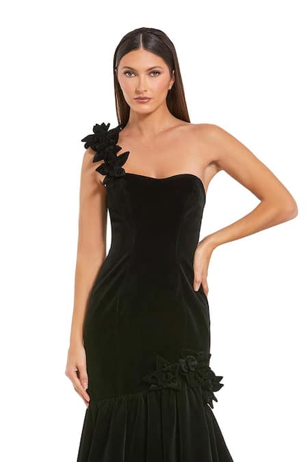 Mac Duggal_Black Velvet Fabric Flowers One Shoulder 3d Floral Applique Mermaid Gown _Online_at_Aza_Fashions