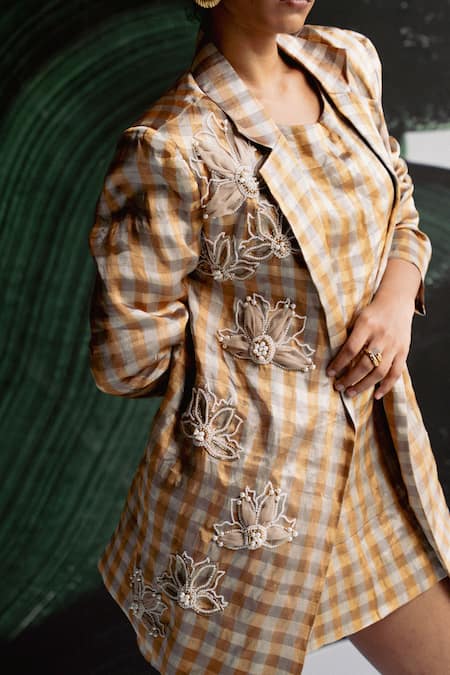 Esha Arora Gold Tissue Embroidery Round Neck Aari Blazer With Dress at Aza Fashions Esha Arora_Gold Tissue Embroidery Round Neck Aari Blazer With Dress _at_Aza_Fashions