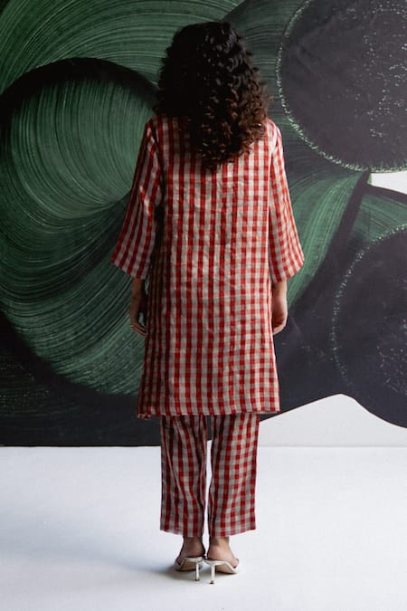 Esha Arora Aari Check Pattern Kurta & Pant Set 
