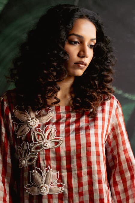 Buy_Esha Arora_Red Embroidery, Pearls Aari Check Pattern Kurta And Pant Set 