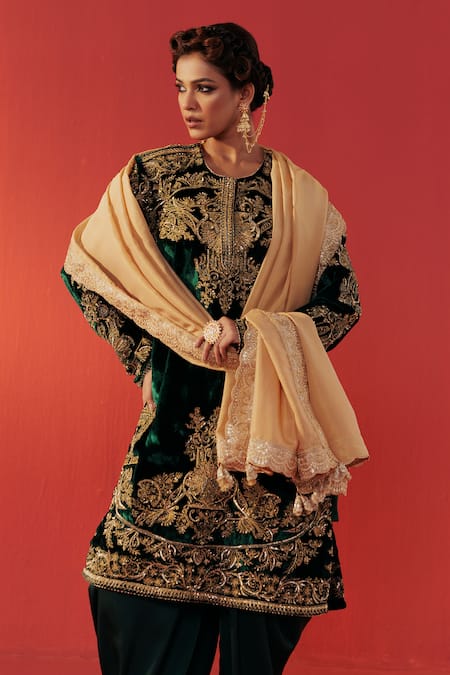 Rasasvada Green Velvet Embroidery, Zari, Tassels Round Neck Kurta Set Online at Aza Fashions Rasasvada_Green Velvet Embroidery, Zari, Tassels Round Neck Kurta Set _Online_at_Aza_Fashions