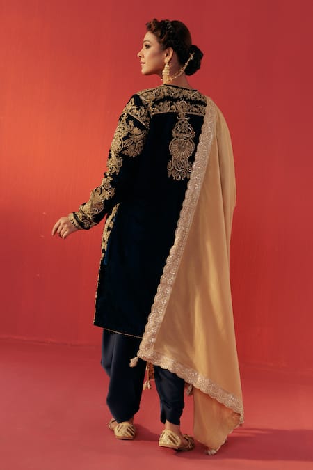 Rasasvada Embellished Velvet Kurta Set 