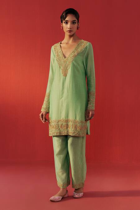 Buy Rasasvada Green Chanderi Zari, Tassels V-neck Embellished Kurta Set Online at Aza Fashions Buy_Rasasvada_Green Chanderi Zari, Tassels V-neck Embellished Kurta Set _Online_at_Aza_Fashions