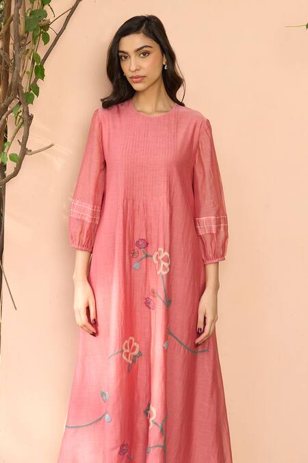 Buy_Vaayu_Pink Muslin Applique Round Neck Hibiscus Cotton Midi Dress With Pintuck _Online_at_Aza_Fashions