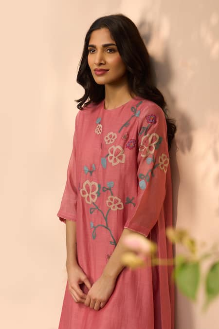 Shop Vaayu Pink Muslin Applique Round Neck Hibiscus Kurta And Pant Set Online at Aza Fashions Shop_Vaayu_Pink Muslin Applique Round Neck Hibiscus Kurta And Pant Set _Online_at_Aza_Fashions
