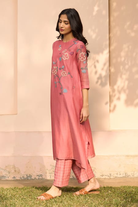 Vaayu Pink Muslin Applique Round Neck Hibiscus Kurta And Pant Set at Aza Fashions Vaayu_Pink Muslin Applique Round Neck Hibiscus Kurta And Pant Set _at_Aza_Fashions