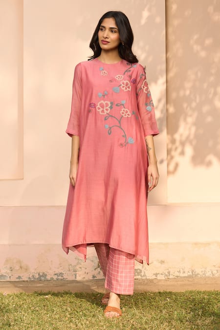 Buy Vaayu Pink Muslin Applique Round Neck Hibiscus Kurta And Pant Set Buy_Vaayu_Pink Muslin Applique Round Neck Hibiscus Kurta And Pant Set