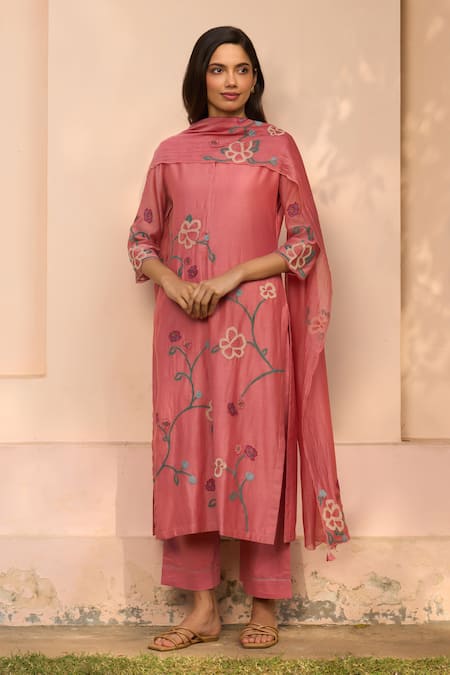 Vaayu Hibiscus Applique Muslin Cotton Kurta Set 