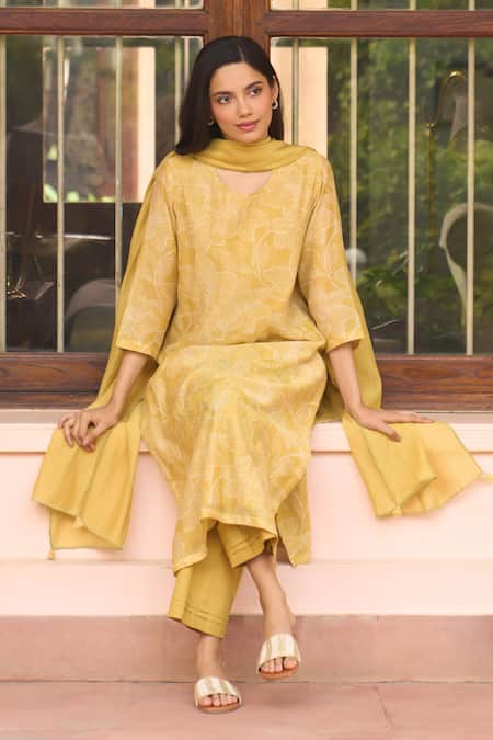Shop Vaayu Yellow Muslin Embroidery, Tassels Rue Floral Cotton Kurta Set Online at Aza Fashions Shop_Vaayu_Yellow Muslin Embroidery, Tassels Rue Floral Cotton Kurta Set _Online_at_Aza_Fashions
