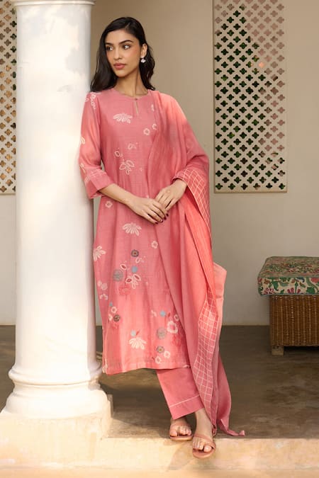 Shop_Vaayu_Pink Muslin Applique, Tassels Round Neck Hibicus Floral Cotton Kurta Set _Online_at_Aza_Fashions