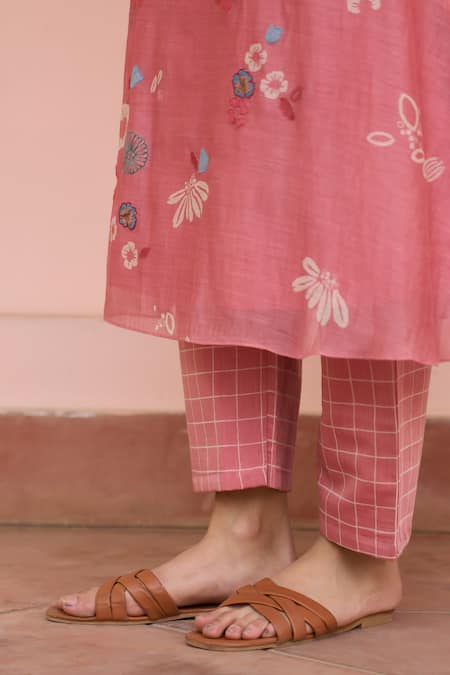Shop_Vaayu_Pink Muslin Applique Round Neck Hibiscus Floral Cotton Kurta And Pant Set _Online_at_Aza_Fashions