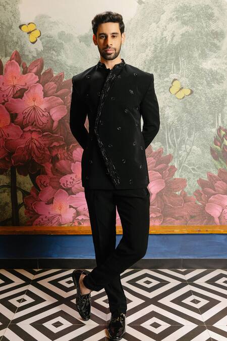 PRAVALIKA KOLA Cross Collar Bandhgala Set 