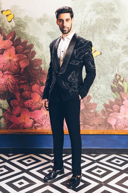 Buy_PRAVALIKA KOLA_Black Suiting Twine Embellished Set _Online_at_Aza_Fashions