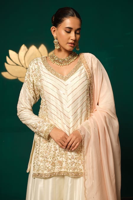 Buy_Niloufer By Aasif Ally_Gold Silk, Tissue Sequins, Cut Work V-neck Chevron Pattern Kurta Sharara Set _Online_at_Aza_Fashions