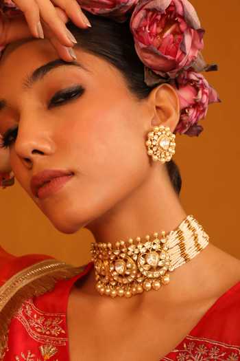 Kaari_White Jaya Polki Lotus Moon Choker _Online_at_Aza_Fashions