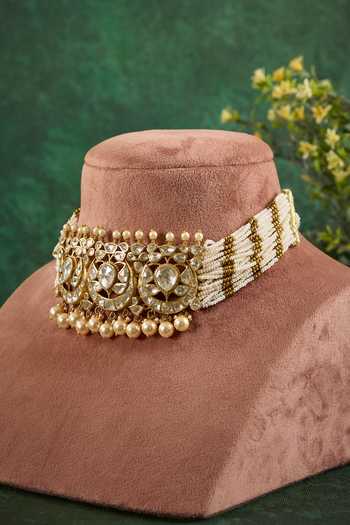Shop_Kaari_White Jaya Polki Lotus Moon Choker _Online_at_Aza_Fashions