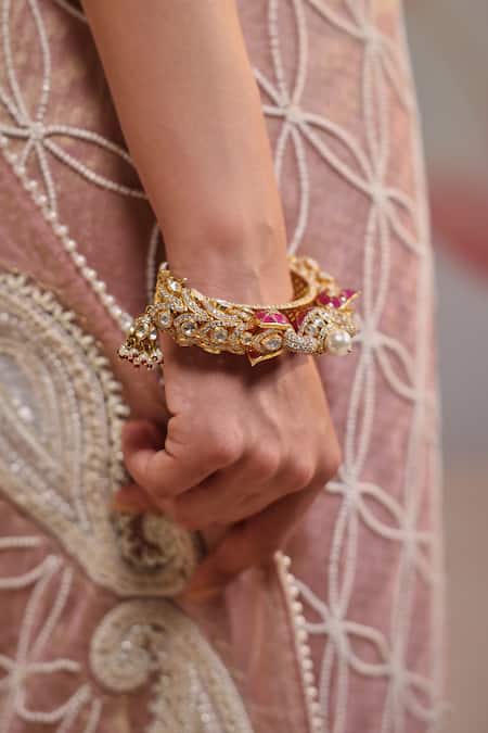 Kaari Mayur Carved Kada 